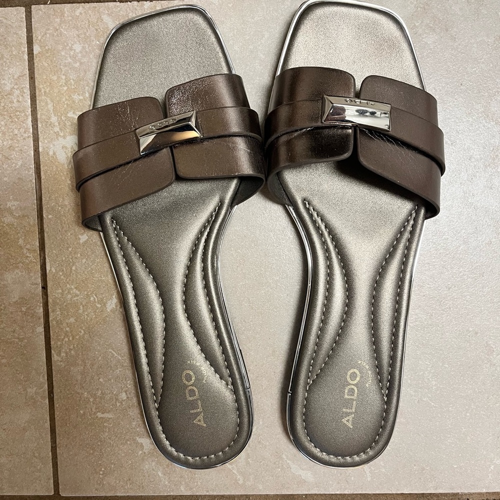 ALDO flex silver  Leather Slide Sandals - Women's pillow walk